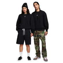 Load image into Gallery viewer, Nike SB - Fleece Skate Crew in Black/White