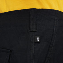 Load image into Gallery viewer, Nike SB - Kearny Cargo Shorts in Black