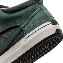 Load image into Gallery viewer, Nike SB - React Leo in Vintage Green/Black/Anthracite/Vintage Green