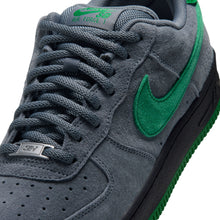 Load image into Gallery viewer, Nike SB - Air Force 1 SE in Cool Grey/Court Green-Black Court Green