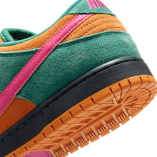 Load image into Gallery viewer, Nike SB - Dunk Low Pro in Green Noise/Watermelon-Light Curry
