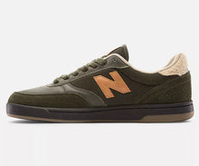 Load image into Gallery viewer, NB Numeric - Tyler Surrey 440 in Green/Black
