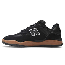 Load image into Gallery viewer, New Balance Numeric - 1010 Tiago in Black/Gum
