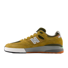 Load image into Gallery viewer, New Balance Numeric - Andrew Reynolds 933 in Camel and Dark Brown
