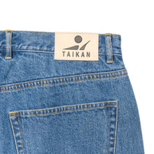 Load image into Gallery viewer, Taikan - 90&#39;s Fit Denim in Stonewash Blue
