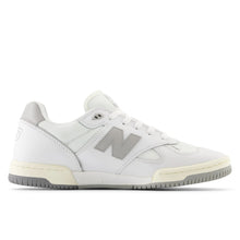 Load image into Gallery viewer, New Balance Numeric - 600 Tom Knox in White/Grey
