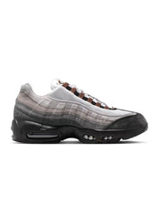 Load image into Gallery viewer, Nike SB - Air Max 95 in Black/Cacao Wow-Anthracite-LT Graphite
