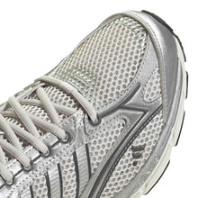 Load image into Gallery viewer, Adidas - Spiritain 2000 in Crystal White/Silver Metallic/Grey Four

