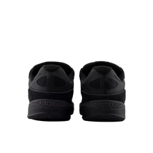 Load image into Gallery viewer, New Balance Numeric - Tiago 1010 in Black/Black
