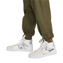 Load image into Gallery viewer, Nike SB - Kearny Cargo Pants in Green
