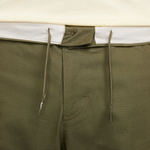 Load image into Gallery viewer, Nike SB - Kearny Cargo Pants in Green
