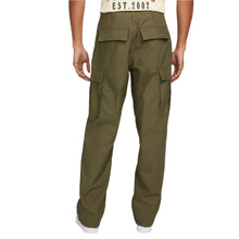 Load image into Gallery viewer, Nike SB - Kearny Cargo Pants in Green
