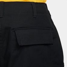 Load image into Gallery viewer, Nike SB - Kearny Cargo Shorts in Black
