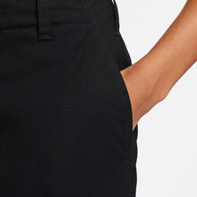 Load image into Gallery viewer, Nike SB - Kearny Cargo Shorts in Black
