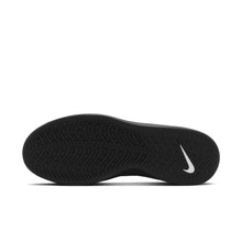 Load image into Gallery viewer, Nike SB - Zoom Nyjah 4 in Black/White-Black-White

