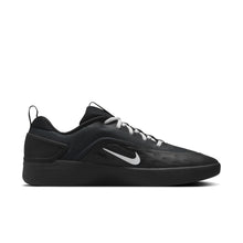 Load image into Gallery viewer, Nike SB - Zoom Nyjah 4 in Black/White-Black-White
