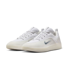 Load image into Gallery viewer, Nike SB - Zoom Nyjah 4 in White/Black-White-Black
