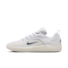 Load image into Gallery viewer, Nike SB - Zoom Nyjah 4 in White/Black-White-Black
