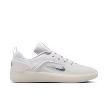 Load image into Gallery viewer, Nike SB - Zoom Nyjah 4 in White/Black-White-Black
