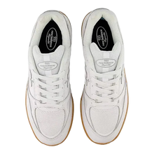 Load image into Gallery viewer, New Balance Numeric - Andrew Reynolds 933 in White/Black
