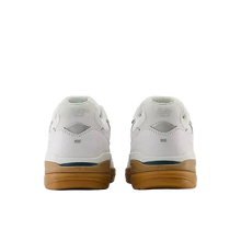 Load image into Gallery viewer, New Balance Numeric - Andrew Reynolds 933 in White/Black

