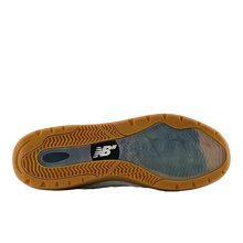 Load image into Gallery viewer, New Balance Numeric - Andrew Reynolds 933 in White/Black
