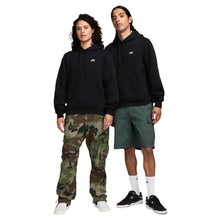 Load image into Gallery viewer, Nike SB - Fleece Pullover Skate Hoodie in Black/White
