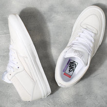 Load image into Gallery viewer, Vans Skate Half Cab Shoes Daz in White/White
