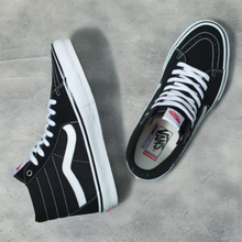 Load image into Gallery viewer, Vans Skate Sk8-Hi in Black and White
