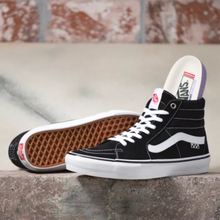 Load image into Gallery viewer, Vans Skate Sk8-Hi in Black and White
