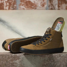 Load image into Gallery viewer, Vans The Lizzie in Dirt/Black
